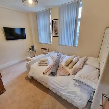 Apartment Centric 2br Duplex In Bradford (West Yorkshire)