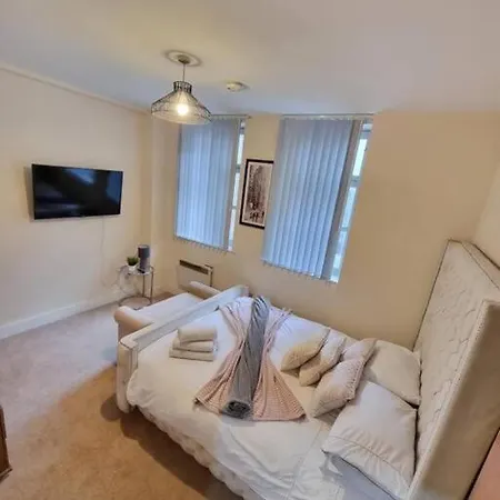 Centric 2br Duplex In *
