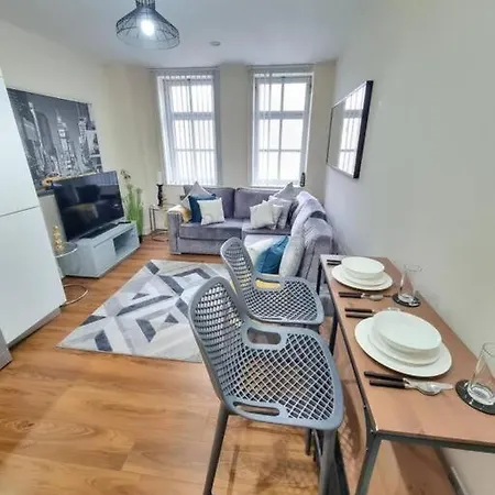 Centric 2br Duplex In Apartment *